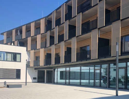 Mischgebäude in Zirndorf – Gebäude mit Vorplatz fertiggestellt